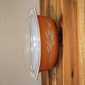 PYREX 1-1/2 Quart Autumn Harvest Casserole Dish 043, Clear Glass Lid 943-C-23